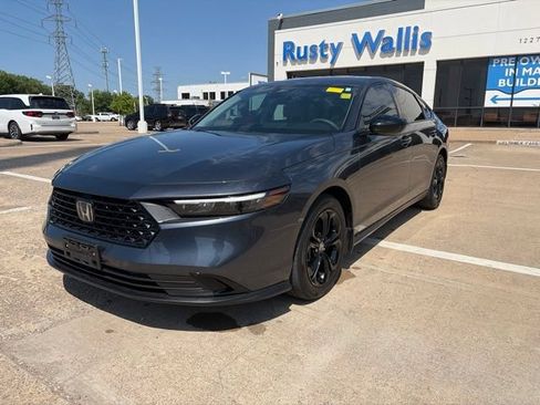 Used 2025 Honda Accord SE image 2