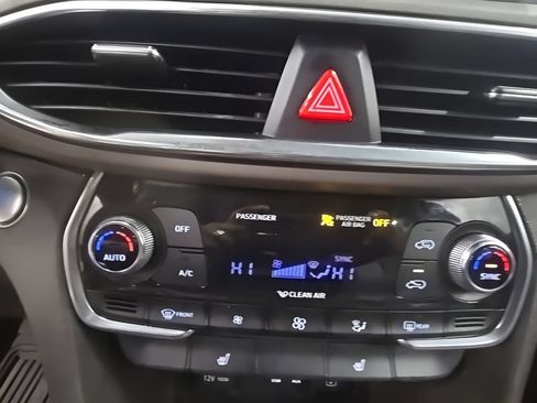 Used 2020 Hyundai Santa Fe SEL w/ Convenience + Premium Package FWD image 33