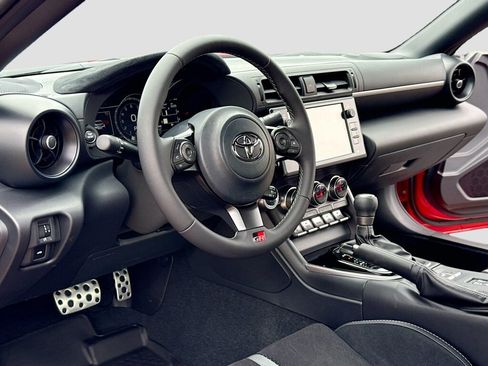 New 2026 Toyota GR86 Premium RWD image 4