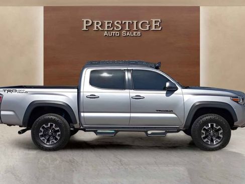 Used 2020 Toyota Tacoma TRD Off-Road w/ Technology Package RWD image 25