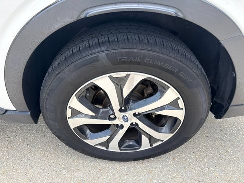 Used 2022 Subaru Outback Touring XT AWD/4WD image 29