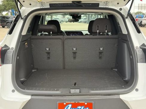 Certified 2024 Chevrolet TrailBlazer LT w/ LT Cold Weather Package FWD image 12
