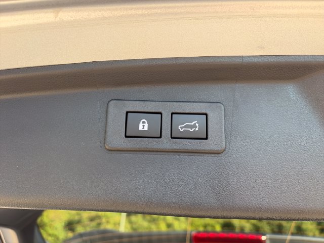 Certified 2025 Subaru Outback Premium w/ Popular Package #1A AWD/4WD image 21