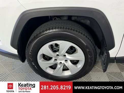 Certified 2025 Toyota RAV4 LE image 31