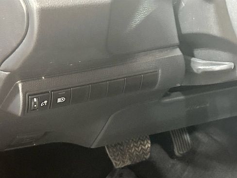 Used 2025 Toyota Corolla SE FWD image 8
