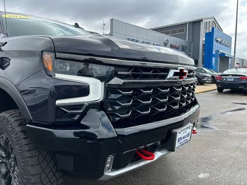 Certified 2023 Chevrolet Silverado 1500 ZR2 w/ Technology Package AWD/4WD image 4
