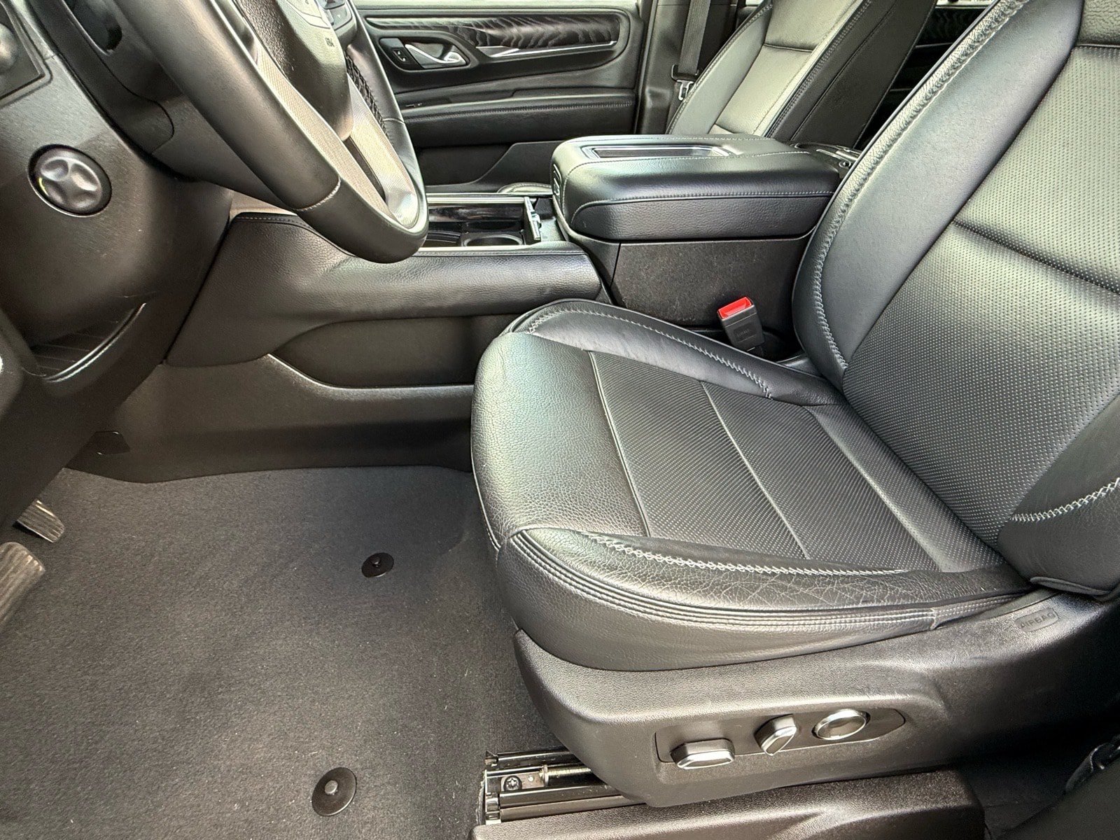 Used 2023 GMC Yukon Denali AWD/4WD image 14
