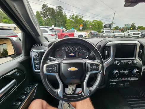 Used 2021 Chevrolet Silverado 1500 LT AWD/4WD image 18