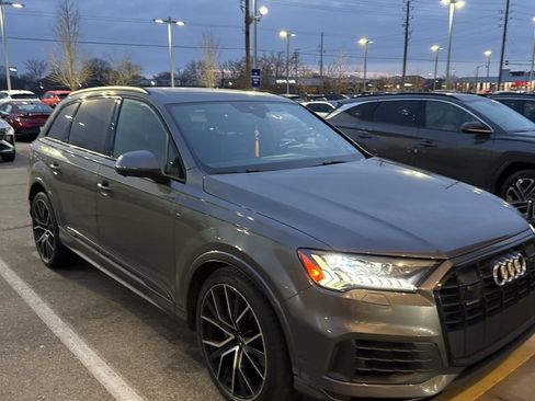 Used 2020 Audi Q7 3.0T Prestige w/ Prestige Package image 3