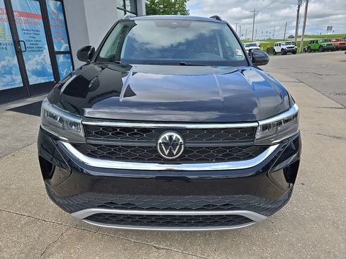 Used 2024 Volkswagen Taos SE FWD image 17