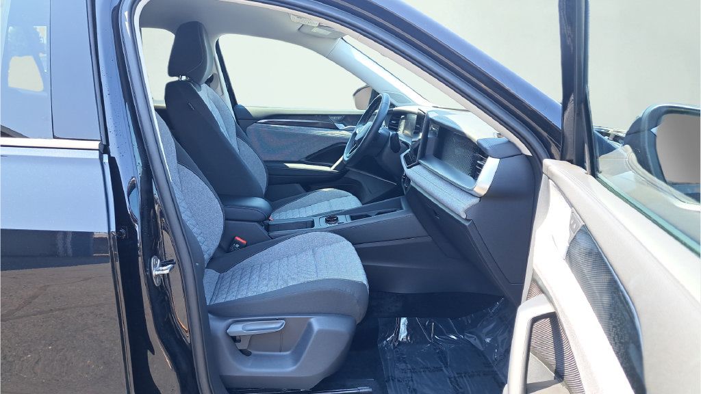 Used 2026 Volkswagen Tiguan S AWD/4WD image 16