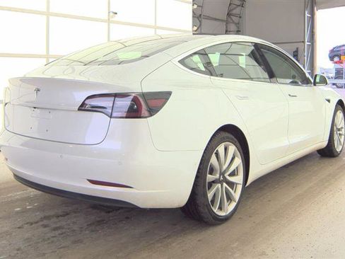 Used 2018 Tesla Model 3 Long Range image 8