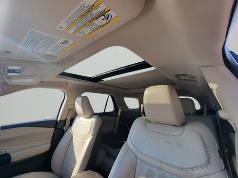 Used 2020 Ford Explorer Platinum w/ Premium Technology Package image 23