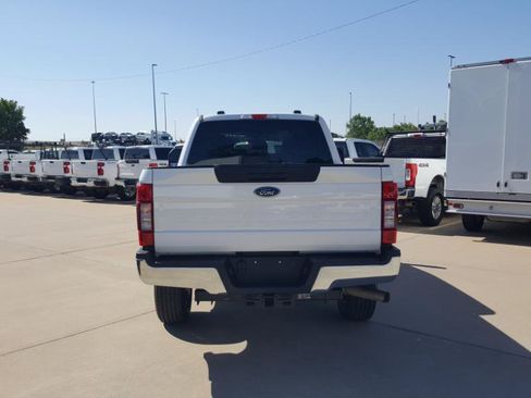 Used 2021 Ford F250 XLT Pickup 4D 6 3/4 ft AWD/4WD image 8