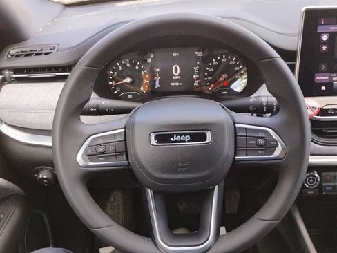 Used 2024 Jeep Compass Latitude AWD/4WD image 31