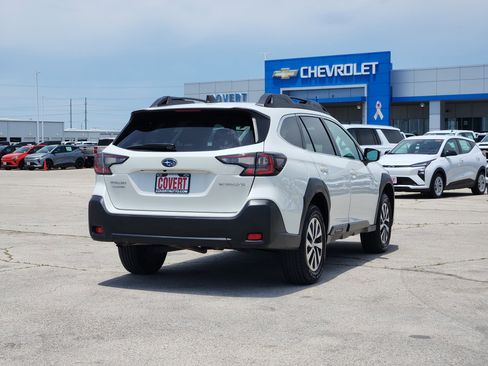 Used 2024 Subaru Outback Premium AWD/4WD image 7