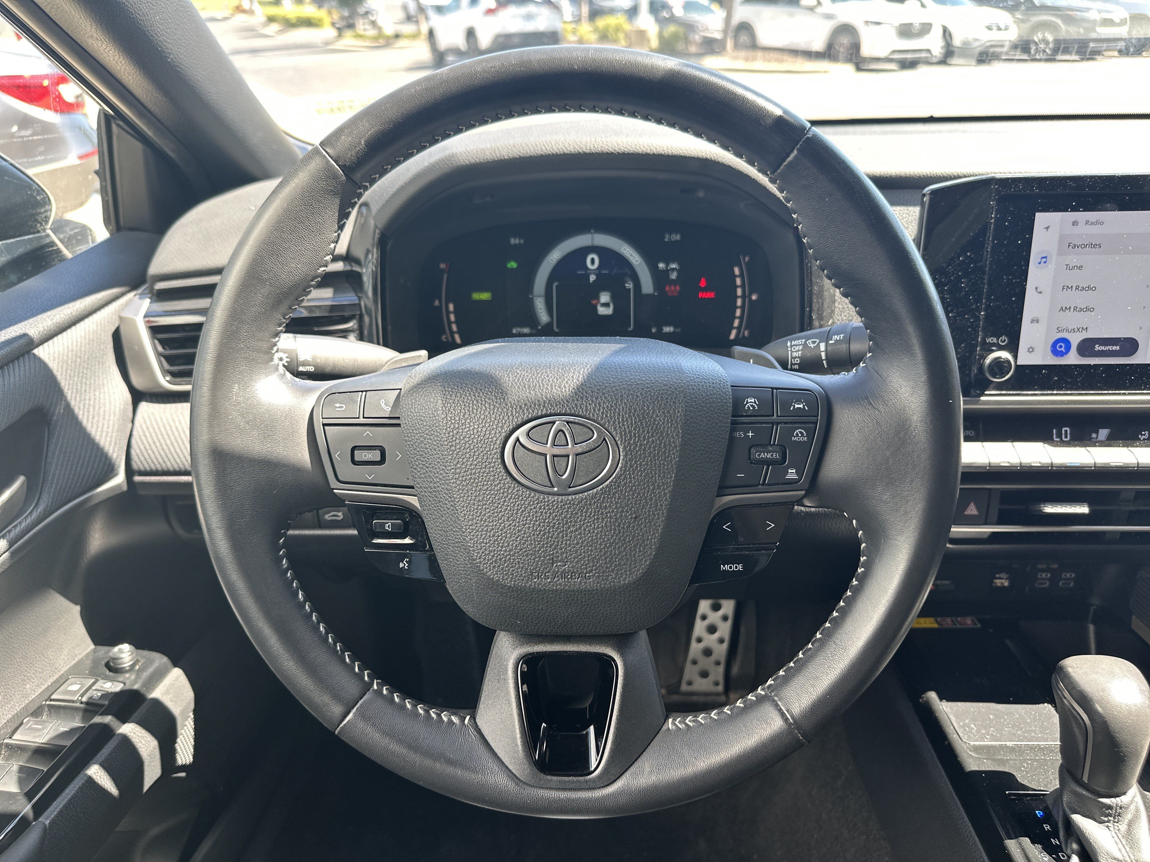 Used 2025 Toyota Camry SE w/ Convenience Package FWD image 17