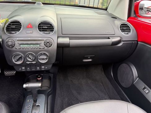 Used 2009 Volkswagen Beetle Convertible FWD image 15