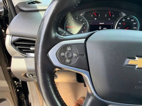 Used 2020 Chevrolet Traverse LT FWD image 26