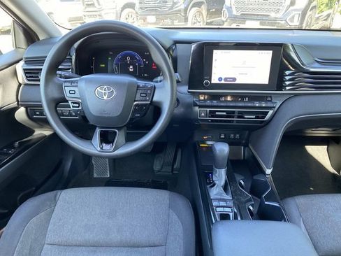 Used 2025 Toyota Camry LE FWD image 7