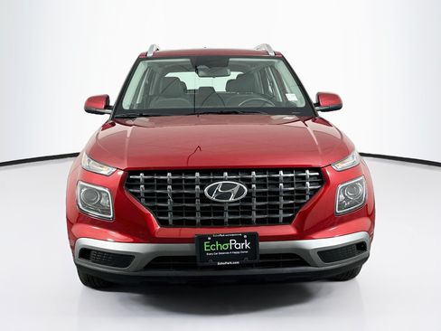 Used 2025 Hyundai Venue SEL FWD image 2