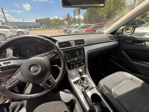 Used 2013 Volkswagen Passat 2.5 SE image 16