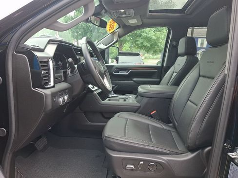 Used 2025 GMC Sierra 2500 Denali AWD/4WD image 13