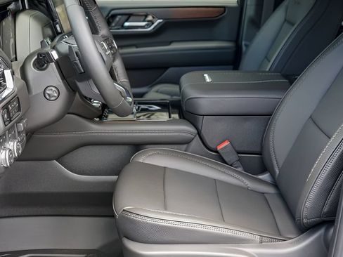 New 2026 GMC Yukon Denali w/ Denali Reserve Package AWD/4WD image 10