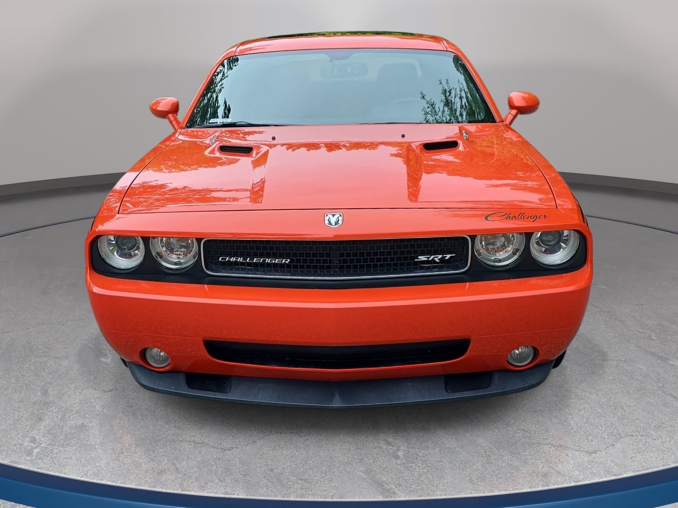 Used 2009 Dodge Challenger SRT8 w/ SRT Option Group II RWD image 2