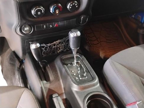 Used 2015 Jeep Wrangler Sport AWD/4WD image 41