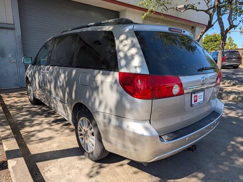 Used 2008 Toyota Sienna XLE Limited w/ XLE Limited Pkg 2 AWD/4WD image 3
