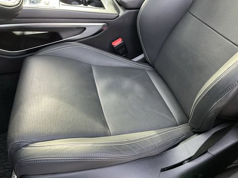 Used 2024 Jaguar F-PACE R-Dynamic S image 19