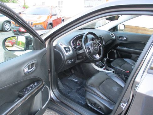 Used 2020 Jeep Compass Latitude w/ Cold Weather Group AWD/4WD image 14