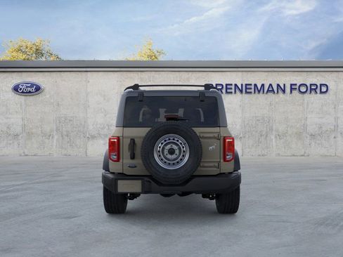 New 2025 Ford Bronco Base image 5