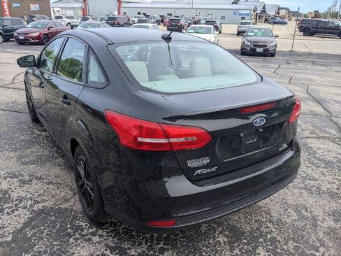 Used 2015 Ford Focus SE FWD image 5
