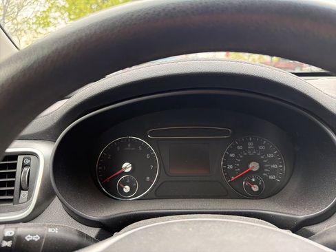 Used 2019 Kia Sorento LX AWD/4WD image 11