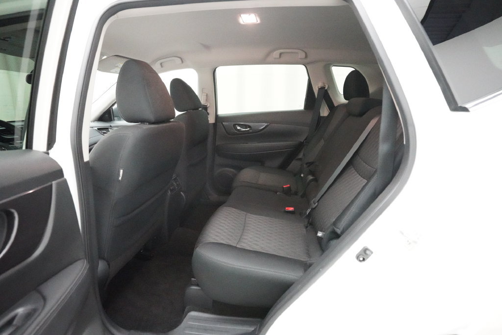 Used 2020 Nissan Rogue SV AWD/4WD image 15