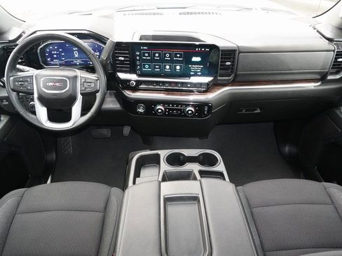 Used 2024 GMC Sierra 1500 SLE image 27