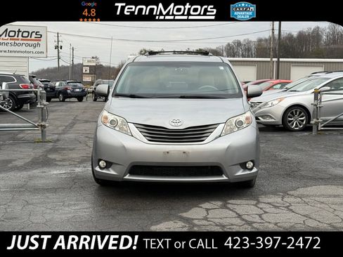 Used 2014 Toyota Sienna XLE image 2