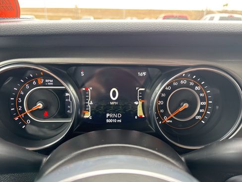 Used 2020 Jeep Gladiator Overland image 16