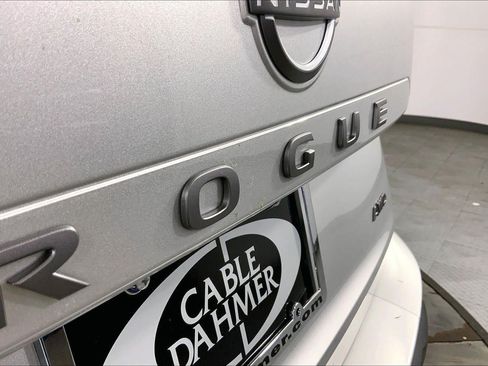 Used 2025 Nissan Rogue SV AWD/4WD image 8