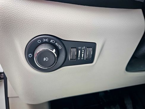 Certified 2022 Jeep Compass Limited image 14