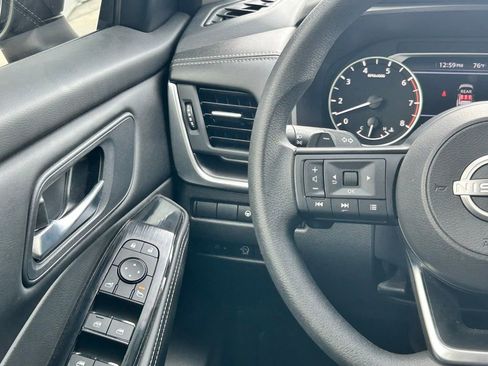 Used 2024 Nissan Rogue SV image 13