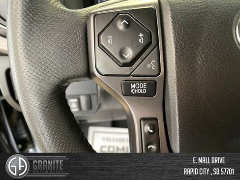 Used 2022 Toyota Tacoma TRD Off-Road w/ Technology Package AWD/4WD image 30