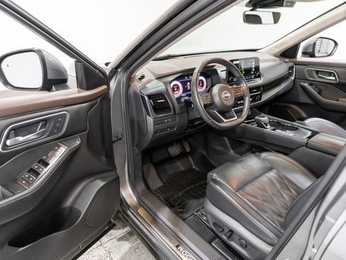 Used 2023 Nissan Rogue Platinum w/ Platinum Premium Package FWD image 12