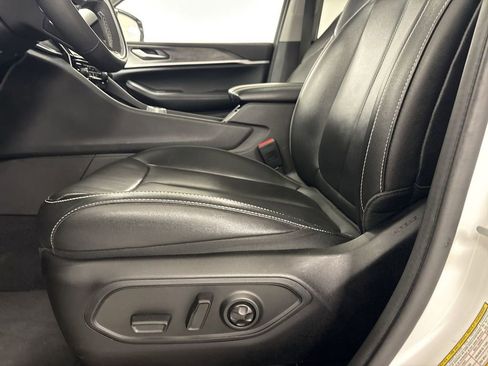 Used 2023 Jeep Grand Cherokee L Limited w/ Luxury Tech Group II image 12