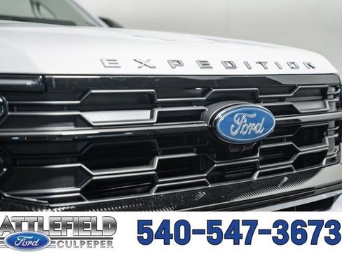 New 2026 Ford Expedition Active image 16