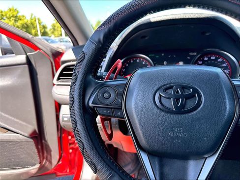 Used 2022 Toyota Camry XSE FWD image 13