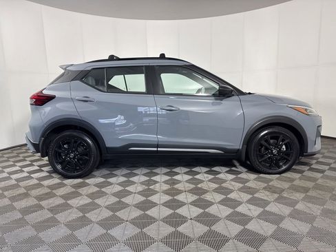 Used 2021 Nissan Kicks SR w/ SR Premium Package FWD image 8