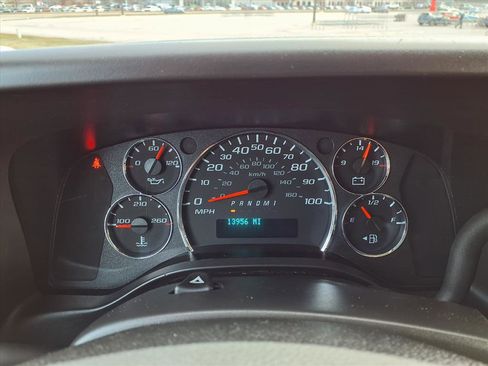 Used 2024 GMC Savana 2500 w/ Driver Convenience Package image 13